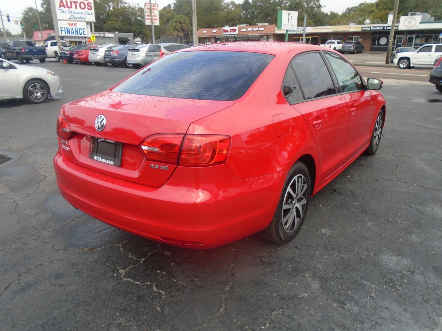 2012 RED Volkswagen Jetta SE (3VWDP7AJXCM) with an 2.5L L5 DOHC 20V engine, located at 6112 N Florida Avenue, Tampa, FL, 33604, (888) 521-5131, 27.954929, -82.459534 - Photo#3